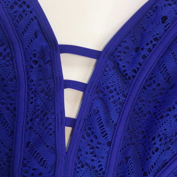 Bathing suit - Picture 4 of 16